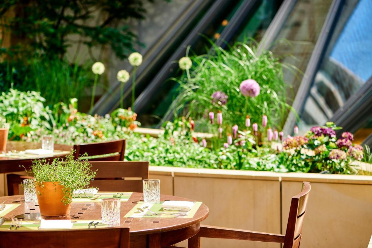 Conrad Hamburg Hotel Exterior photo The restaurant