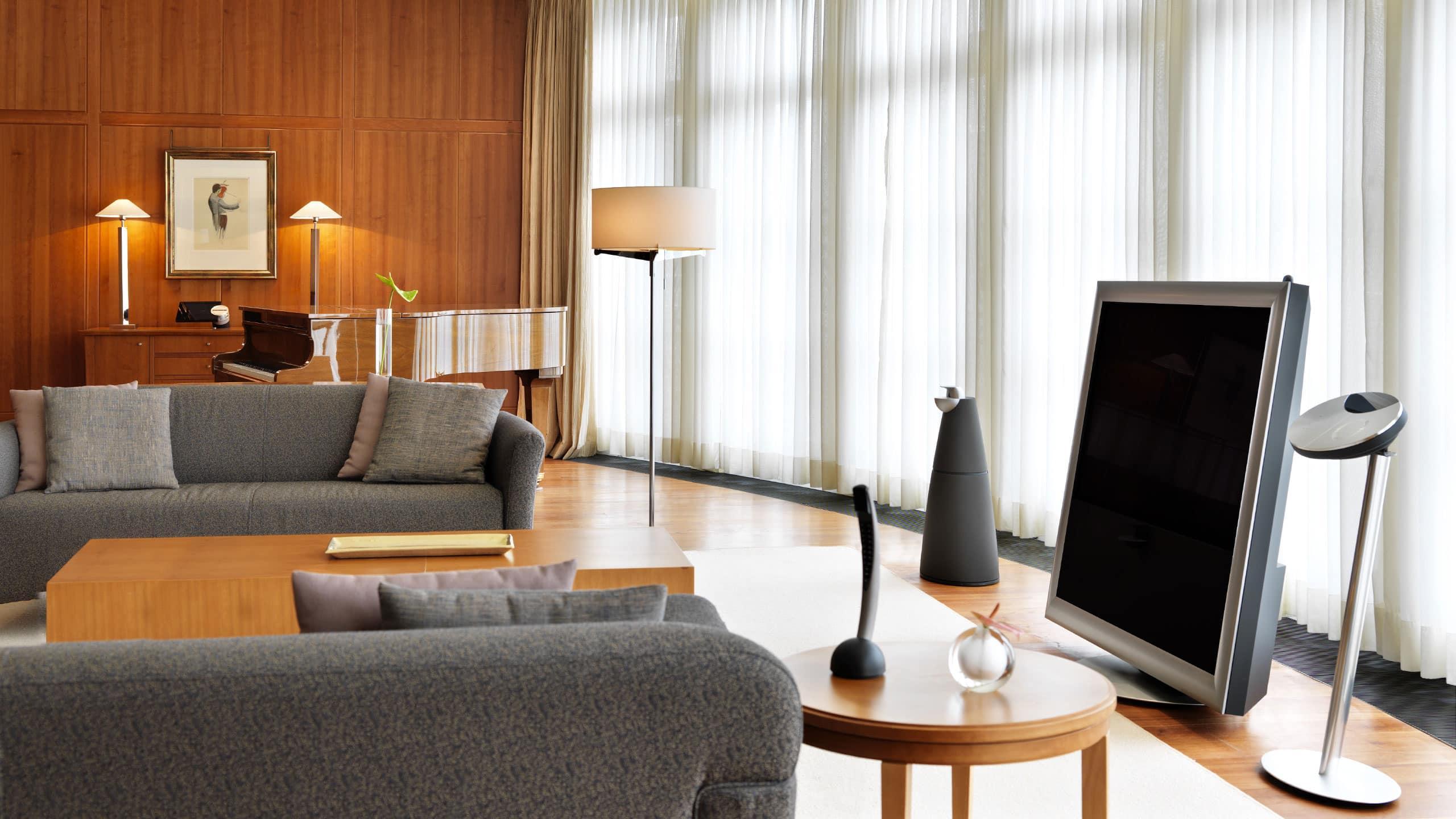 Conrad Hamburg Hotel Exterior photo The BeoLab 2000