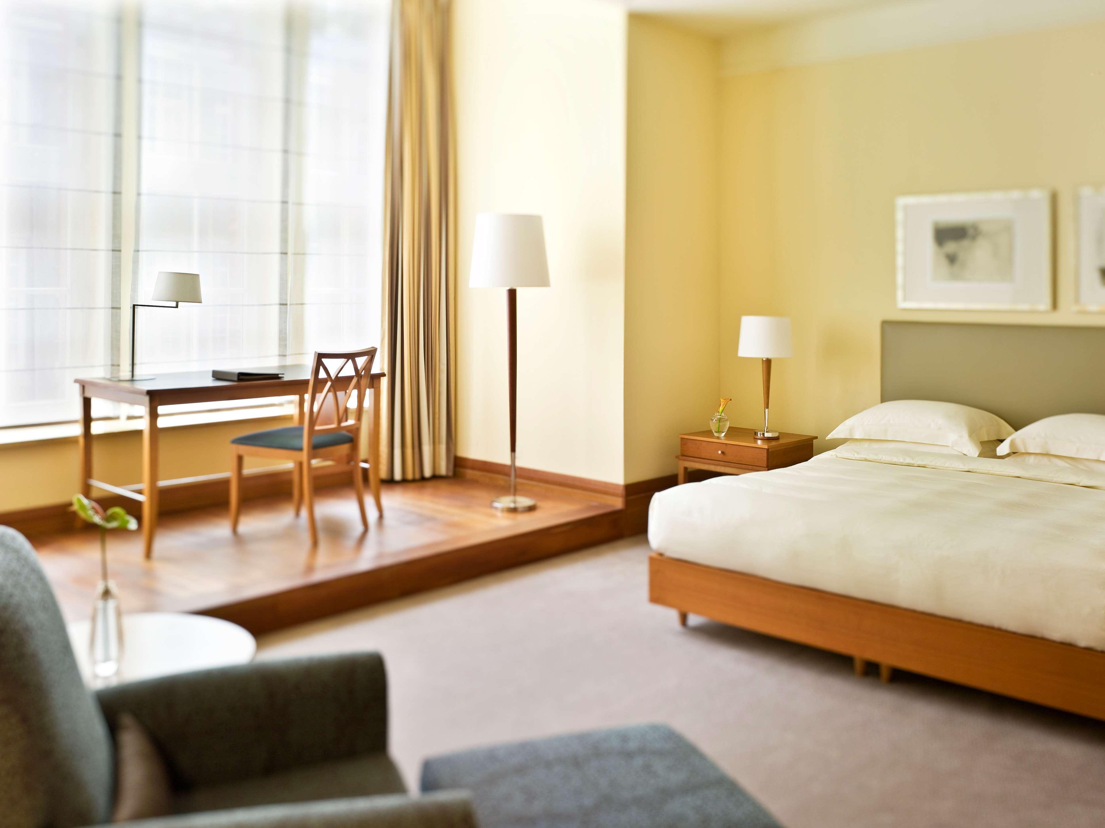 Conrad Hamburg Hotel Room photo A room at the hotel