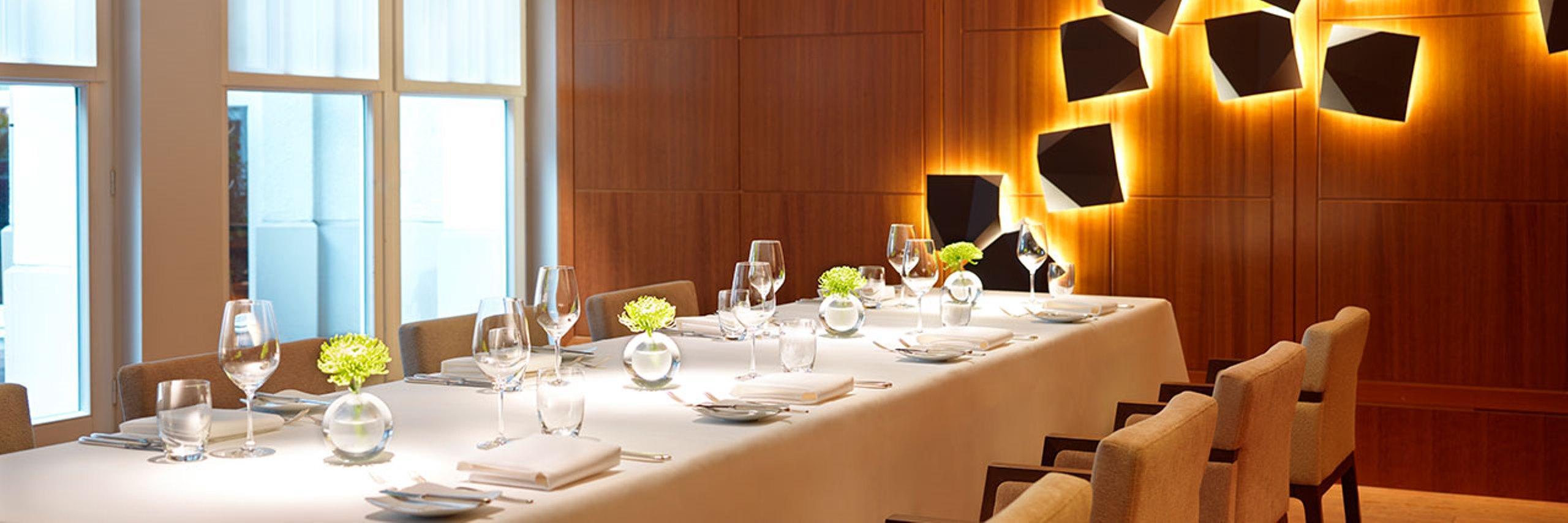 Conrad Hamburg Hotel Exterior photo Restaurant "La Terraza"