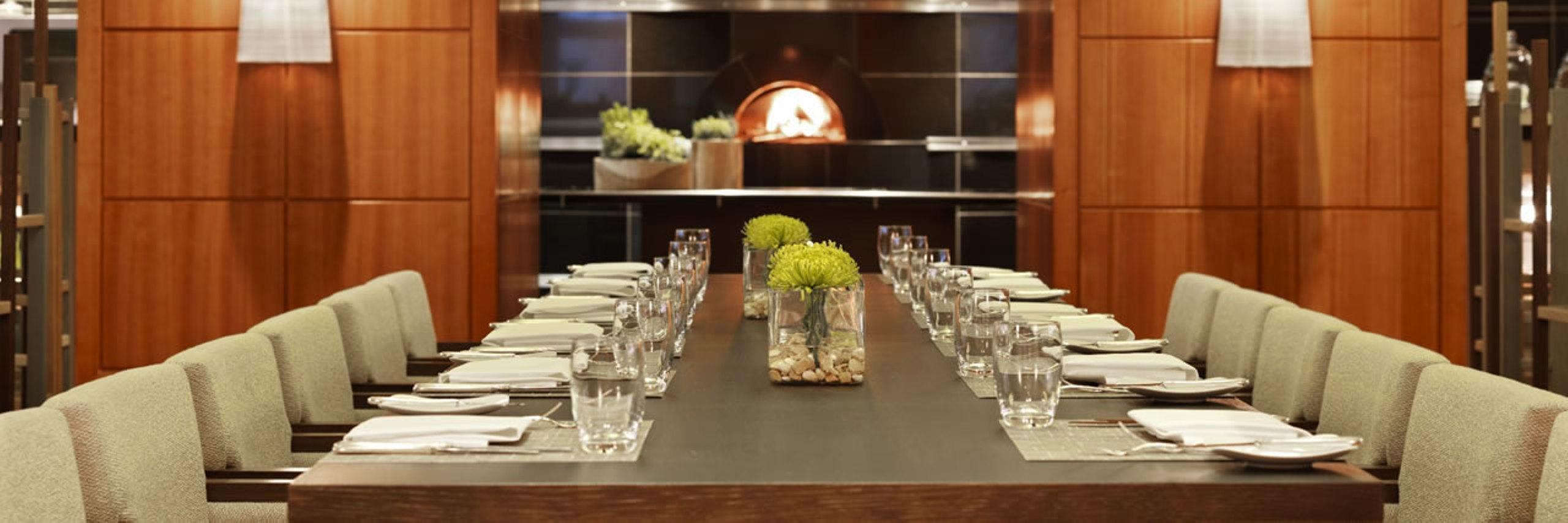 Conrad Hamburg Hotel Exterior photo The private dining room at the restaurant