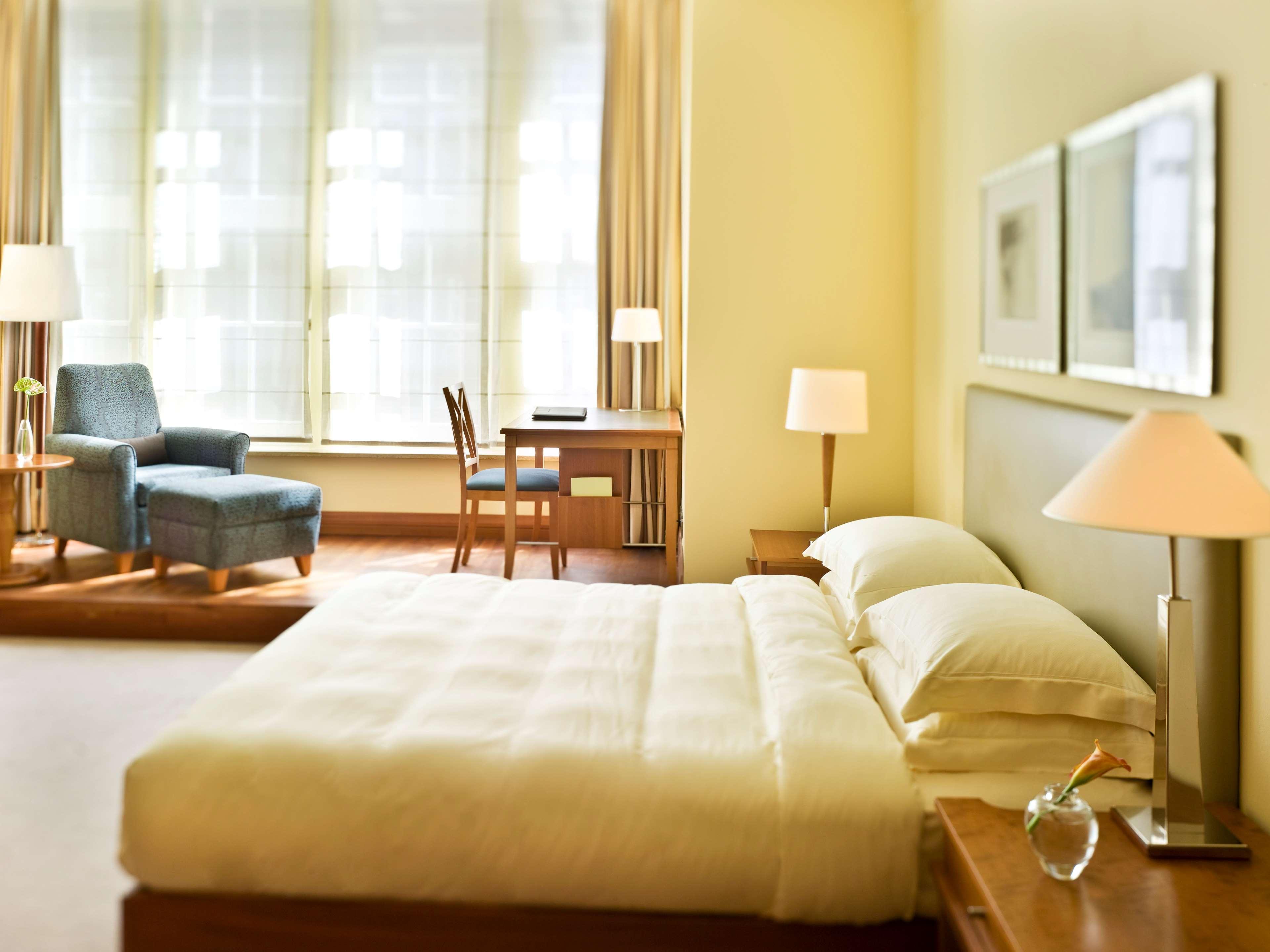 Conrad Hamburg Hotel Room photo A room at the Mandarin Oriental, Munich