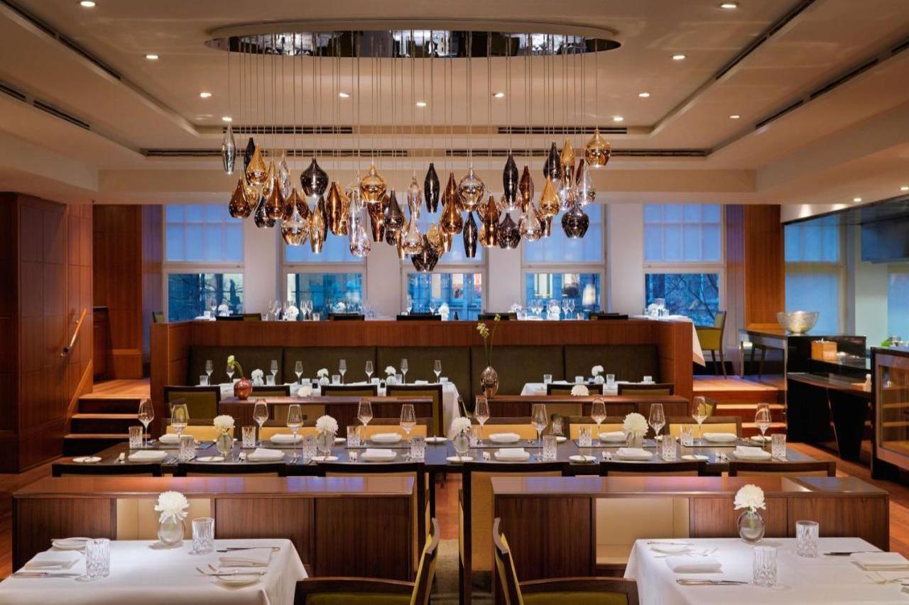 Conrad Hamburg Hotel Exterior photo The restaurant