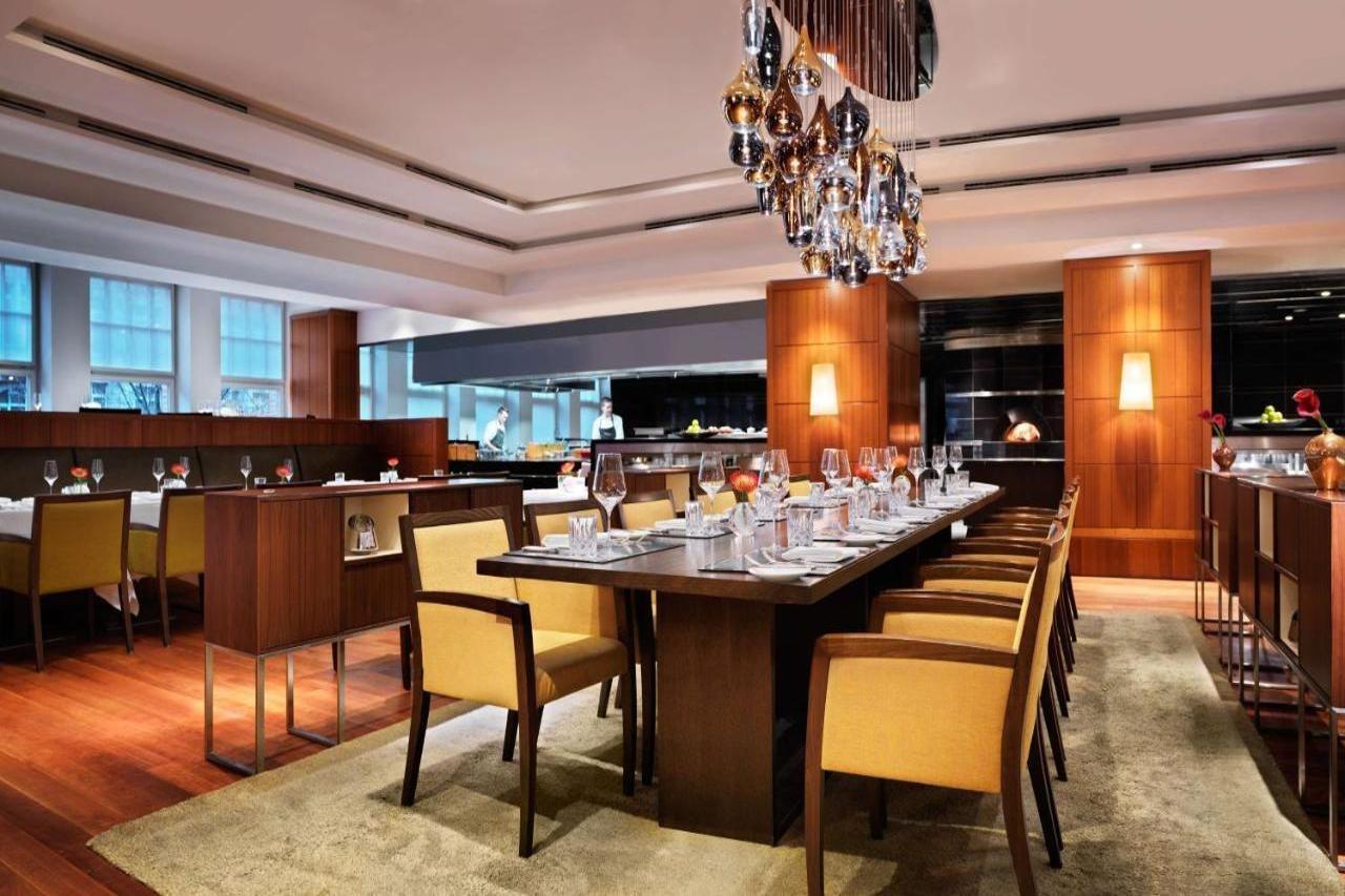 Conrad Hamburg Hotel Exterior photo The restaurant