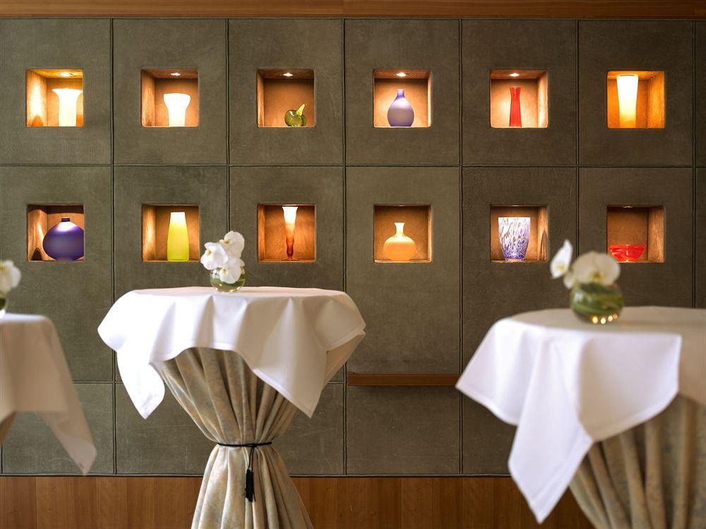Conrad Hamburg Hotel Interior photo Restaurant